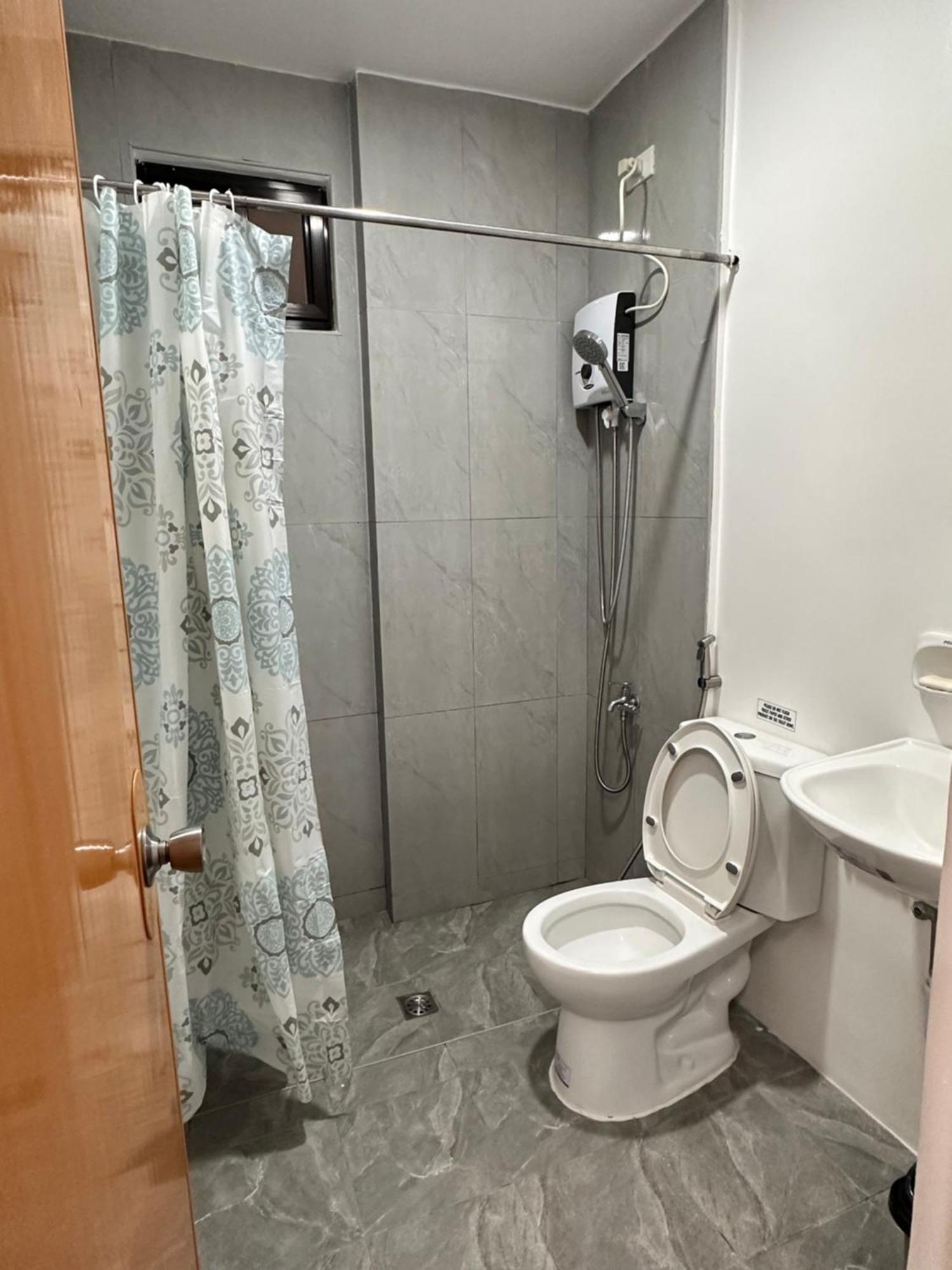 オロンガポRjc Buildingアパートメント エクステリア 写真